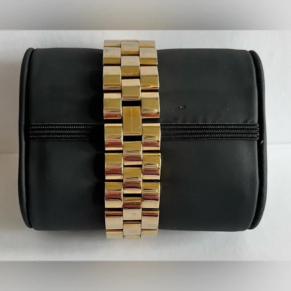 Marc by Marc Jacobs Gold Tone Crystal Watch display picture 2